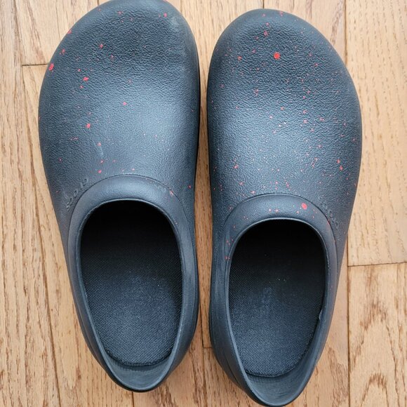 Halloween Crocs Clog On The Clock Work Slipon Food Service Shoe Red Splatter - Picture 3 of 14